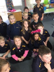 Room 14 watching Elliots experiment 2