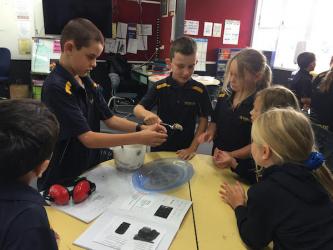 4 Ihaka Tyler Nelson Arabella Jessie and Lucy begin to roll their mixture into balls 2