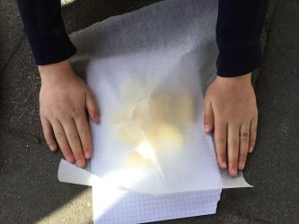 Ready to crush Baking paper over the chips 5